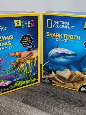 National Geographic Shark Tooth Dig Kit And Amazing Worms - Blue & Yellow Box